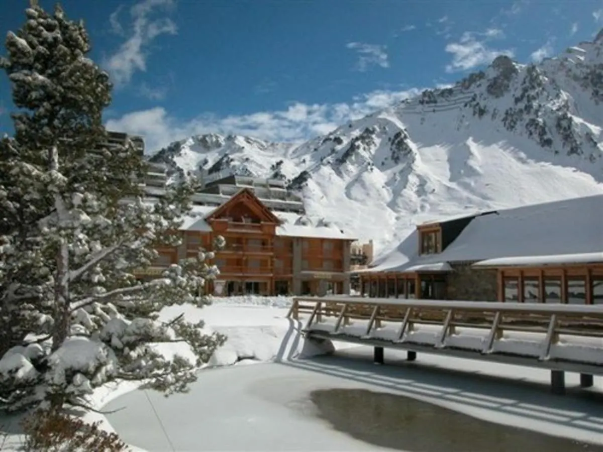 Charmant Duplex T3 Avec Terrasse, Piscine, Salle De Fitness Et Parking A La Mongie - Fr-1-404-213 0*,  France
