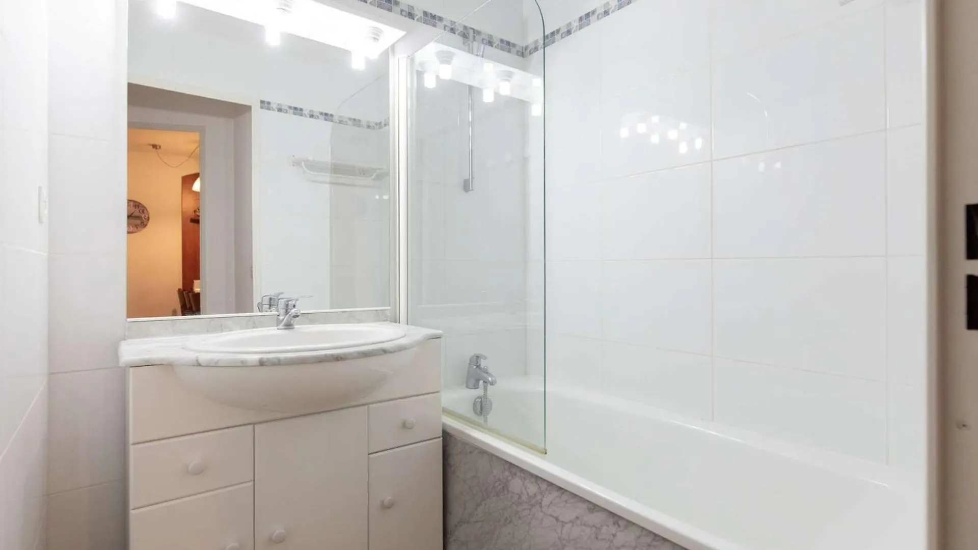 Charmant Duplex T3 Avec Terrasse, Piscine, Salle De Fitness Et Parking A La Mongie - Fr-1-404-213 France